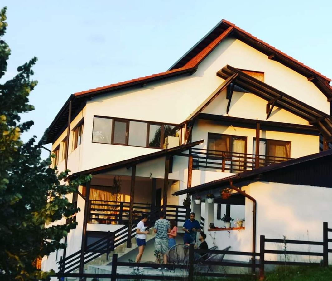 Pensiunea Gradina Ascunsa Bughea de Jos Exteriér fotografie
